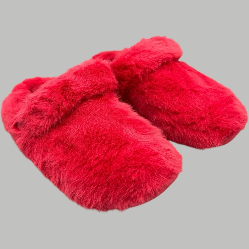 CROCS Vibrant Red Fuzzy Classic Cozzzy Luxe Slippers Women’s Size 9